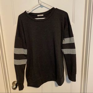 Gray crew neck rugby sweatshirt size M